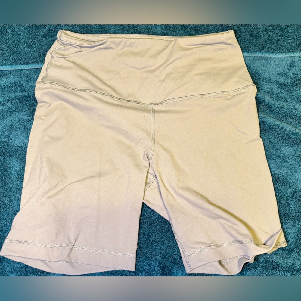 90 Degree By Reflex Cream Athletic Shorts